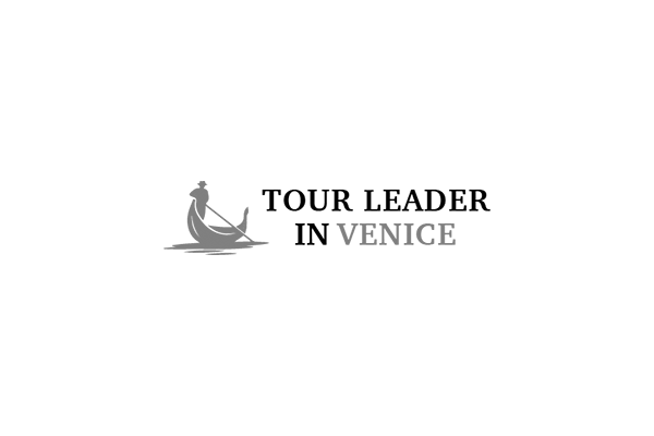 Tour_Leader_in_Venice